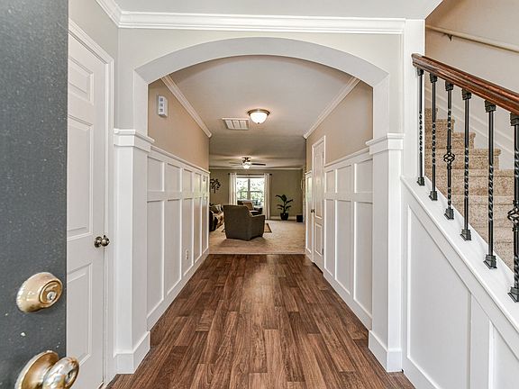5th image of 124 Whitby Dr
