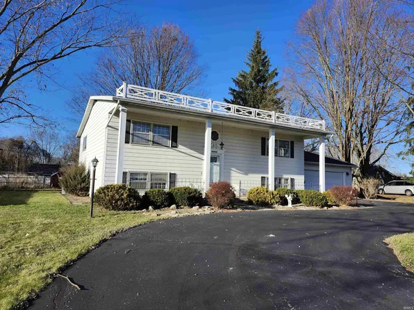 8805 Maravilla Dr, Fort Wayne, IN 46815