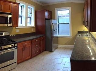 816 Farmington Ave #3RD, West Hartford, CT 06119