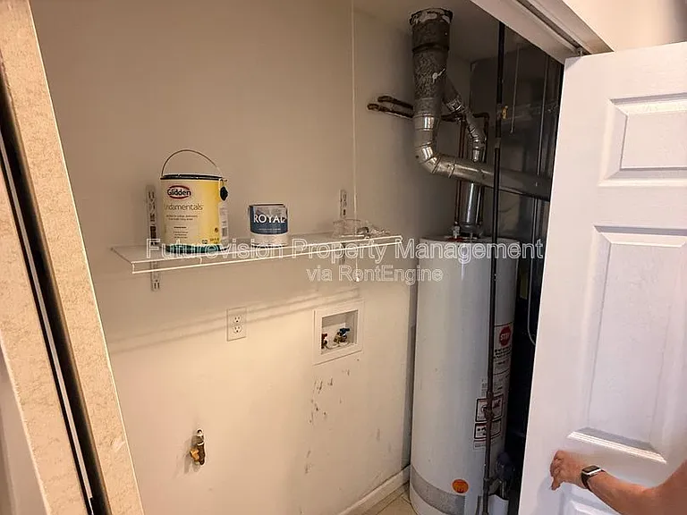 122 N Hamilton St — Photo 6