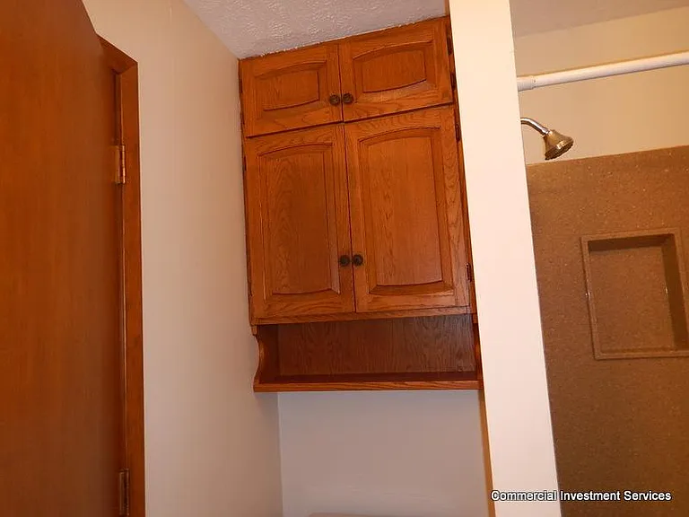 409 W 3rd St — Photo 13