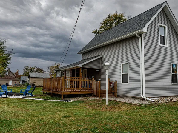 653 W South St, Frankfort, IN 46041