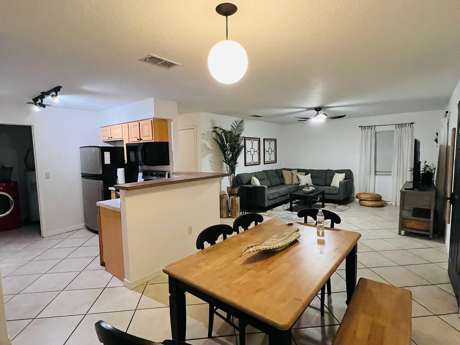 7910 Rose Ave — Photo 4