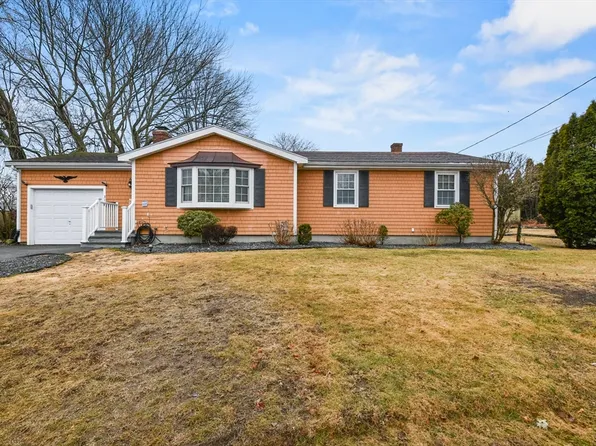 31 Cardinal Rd, Somerset, MA 02726