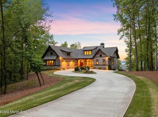 735 S Holiday Dr, Dadeville, AL 36853