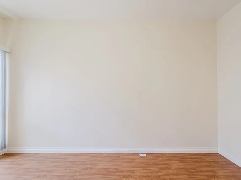 10550 1/4 W Victory Blvd — Photo 14
