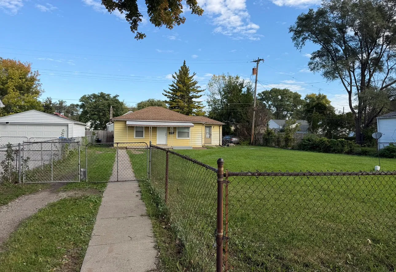2 bed, 800 sqft, $1,200 — Photo 1