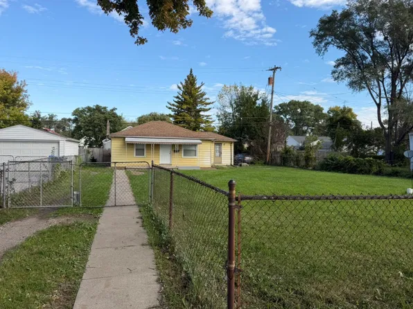 11051 Chalmers Ave, Warren, MI 48089