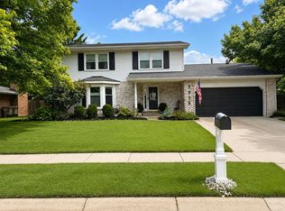 2915 Sassafras Ln, Columbus, IN 47203