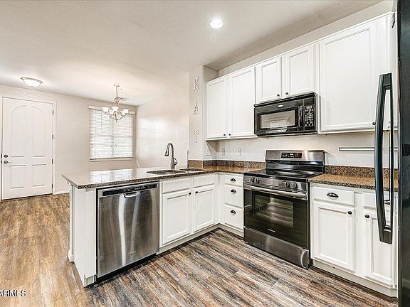 3rd image of 3621 E Leslie Dr