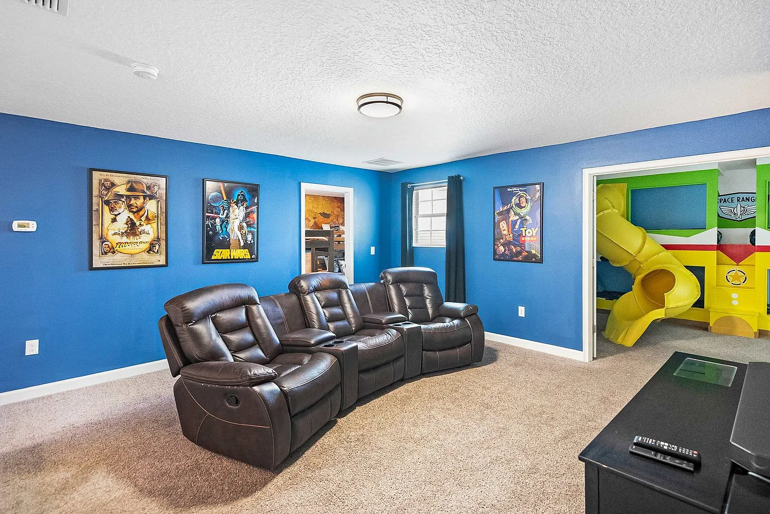 9 bed, 5.0 bath, 4370 sqft, $7,833 — Photo 2