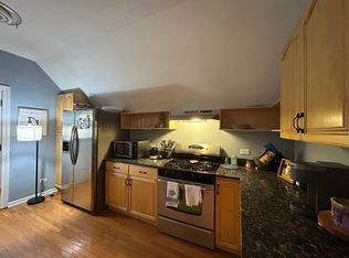 1043 W Grace St APT 3, Chicago, IL 60613