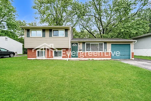 4917 Majestic Dr E Photo 1