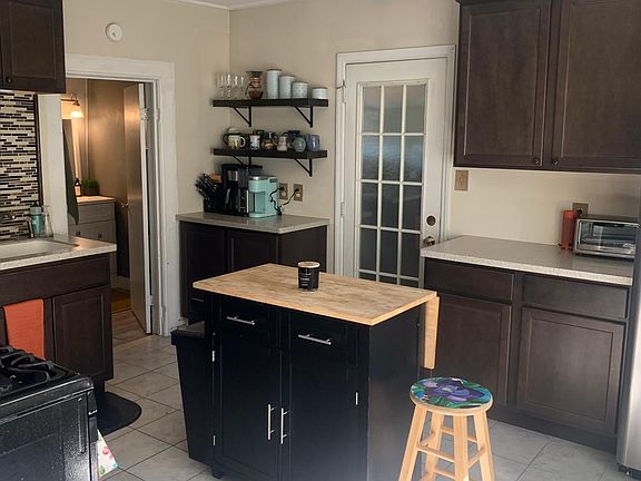 3rd image of 68 Catherine St #1