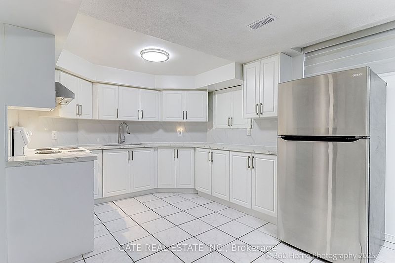 Markham House for rent - 2 Bedrooms — photo 4