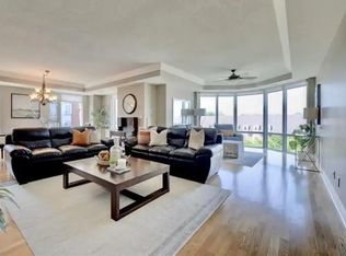65 Port St E #415, Mississauga, ON