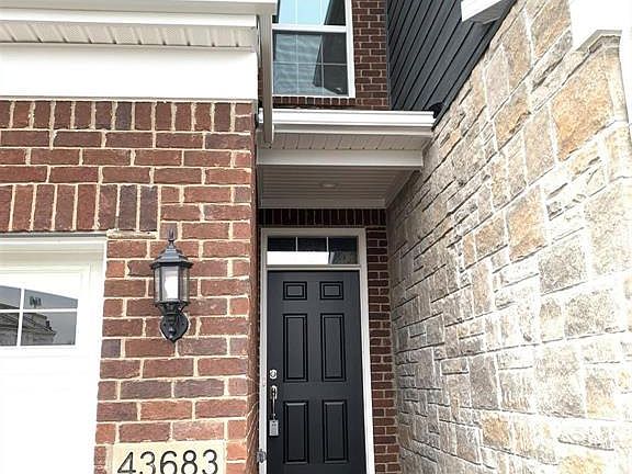 3rd image of 43683 Chancellor Ln