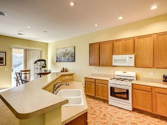 5th image of 2905 W Desert Glory Dr