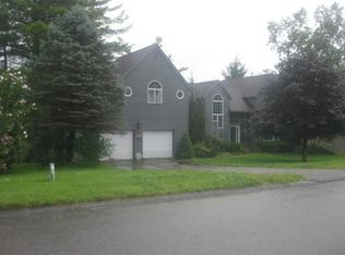 25 Meadow Ridge Dr, Pittsfield, MA 01201