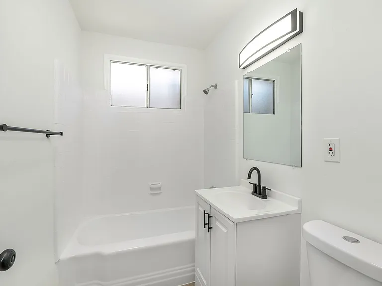 15301 Eastwood Ave - Standalone Home with Private Patio! — Photo 21