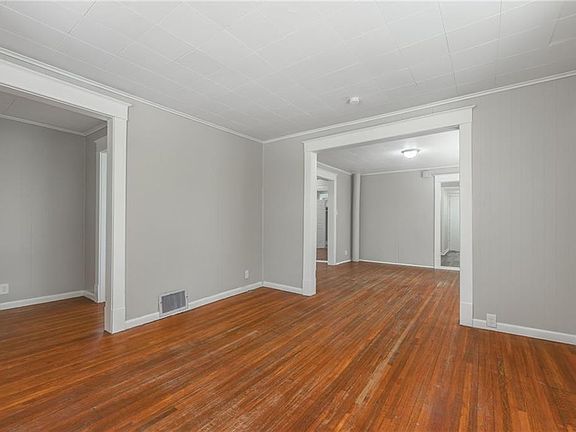 4th image of 1900 Kensington Ave