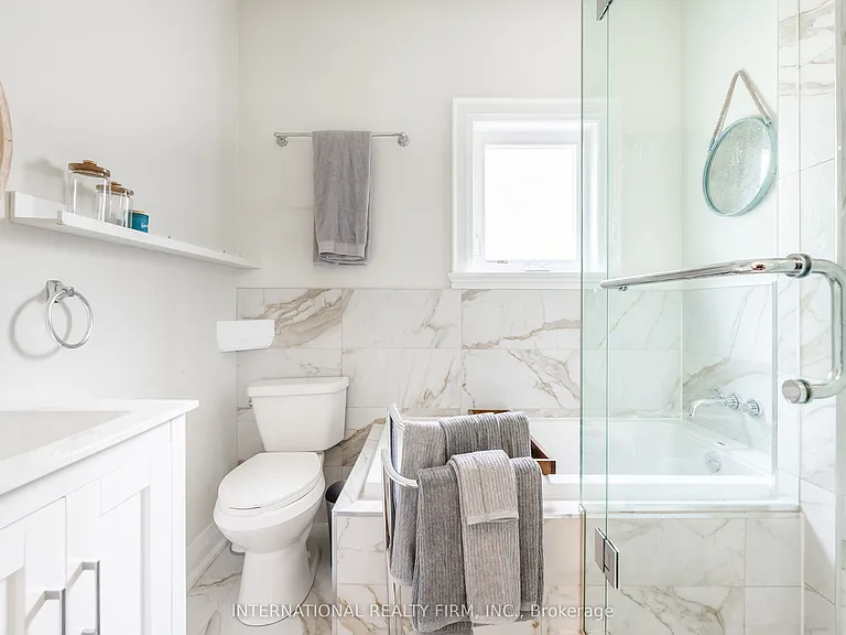 2256 Queen St E #1 — Photo 6