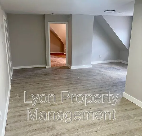1225-1227 Warren Ave #3 — Photo 7