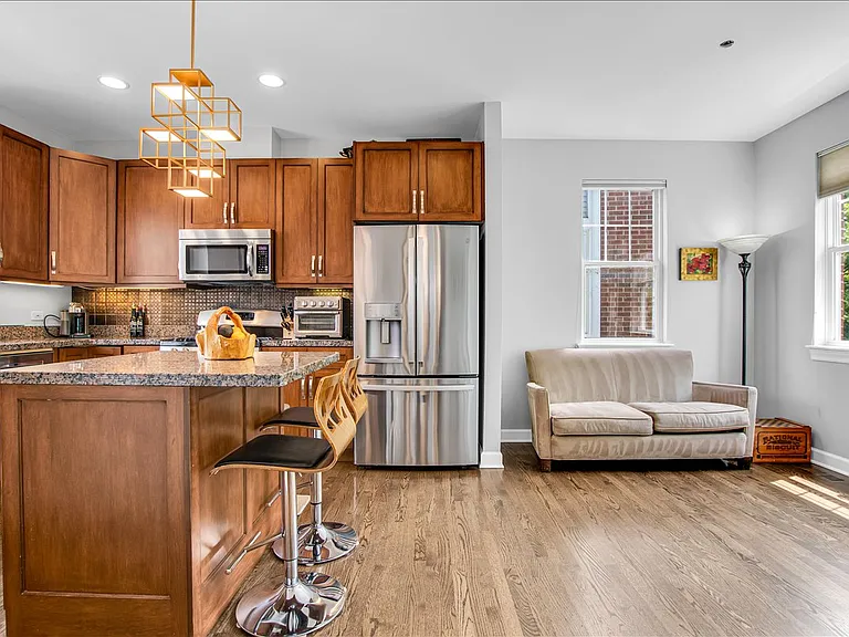 4922 S Cornell Ave #F — Photo 10