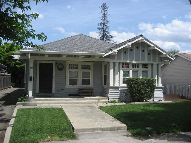 1st image of 741 Lincoln St
