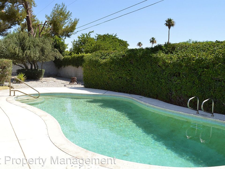 1st image of 304 N Burton Way