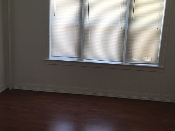 5th image of 4116 58th St APT 1F