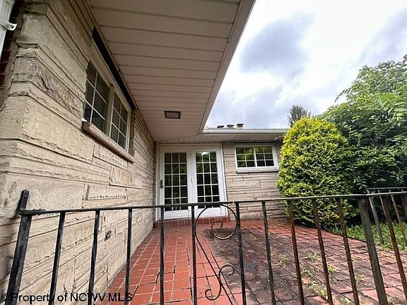 3rd image of 1116 Katherine St