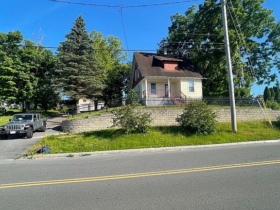 2nd image of 1677 Lincoln Ave