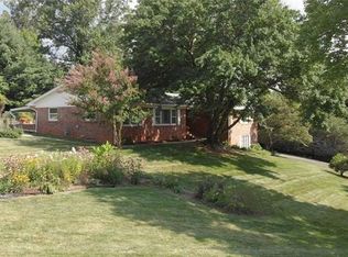 21 Fox Chase Rd, Asheville, NC 28804