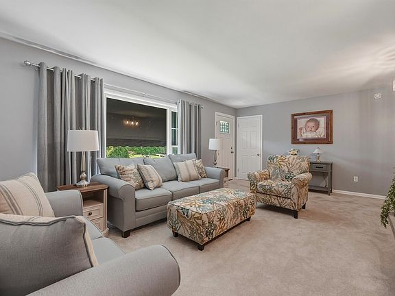 2nd image of 502 Forest Rd
