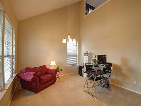 4th image of 9003 Water Oak Dr