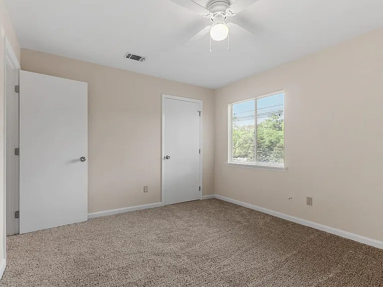 2188 Claremont Ln #C — Photo 35