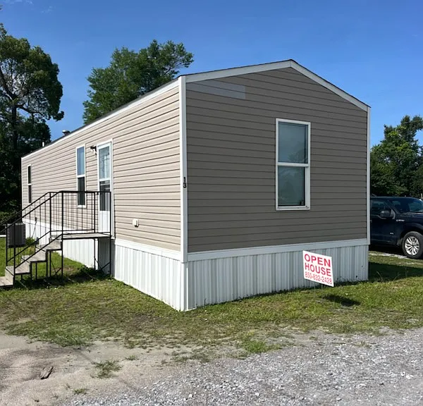 1800 N East Ave — Photo 6