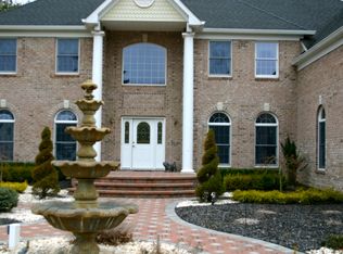 25 Crystal Ct, Freehold, NJ 07728