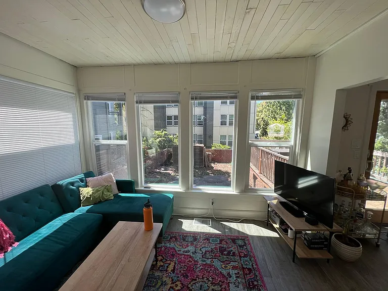 531 Federal Ave E — Photo 5