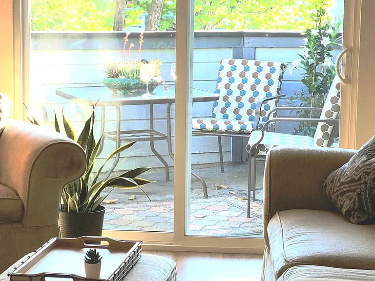 521 W Montecito St #10 — Photo 4