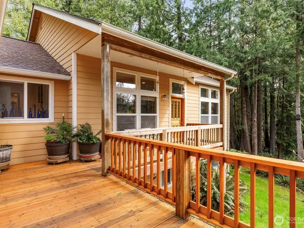 102 Olympic Lane, Port Ludlow, WA 98365