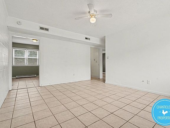 4th image of 1504 Autumn Dr #A