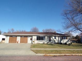 1316 Roland Ln, Mitchell, SD 57301
