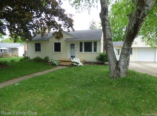 440 2nd St, South Lyon, MI 48178