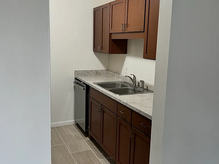 Brownstown Square Apartments — Photo 13