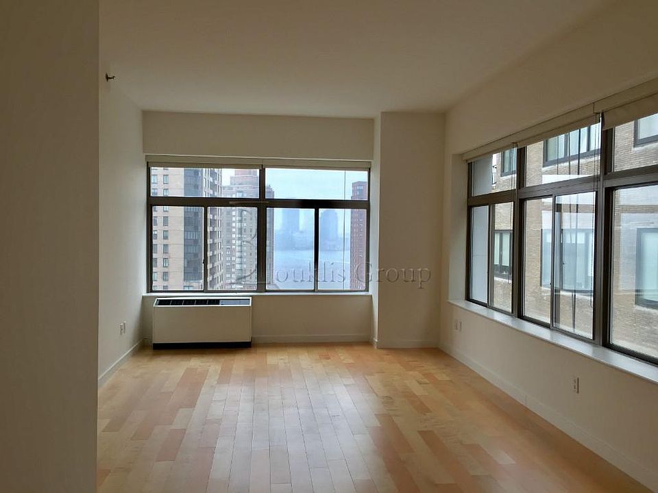 1st image of 90 Washington St APT 26G