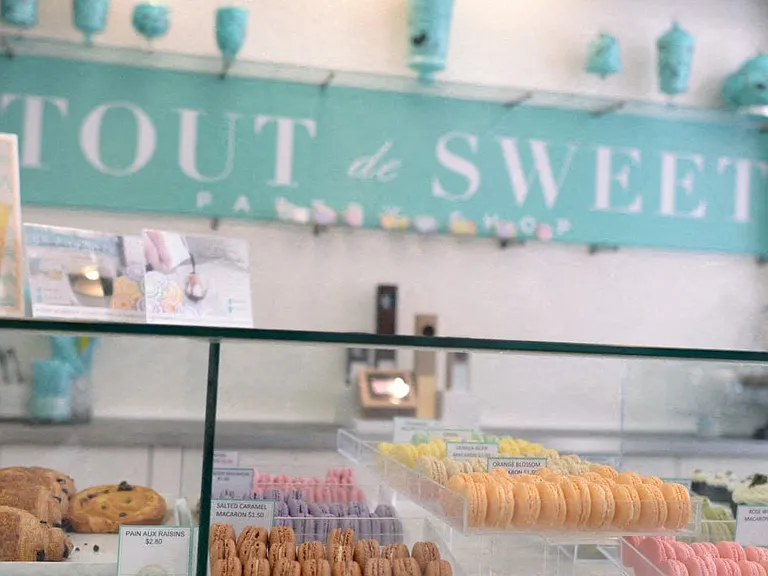 Tout de Sweet, a top-rated macaroon and cupcake boutique in Woodmont Triangle