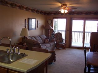 527 Notch Ln, Branson West, MO 65737