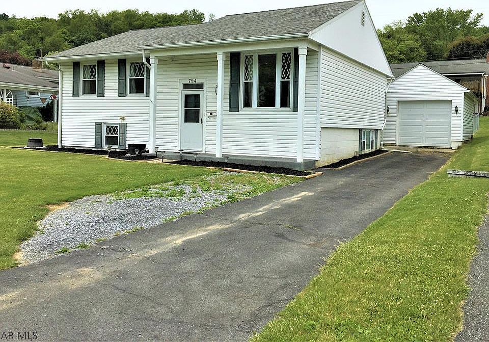1st image of 794 Echo Vale Dr